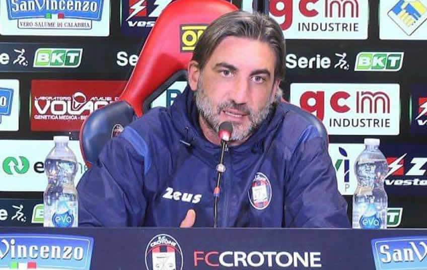 Modesto allenatore crotone