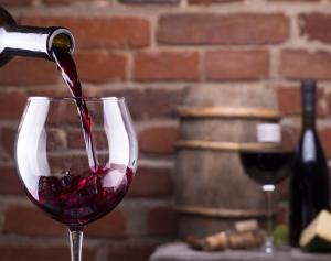 Sequestrate bottiglie con falso vino doc a Lamezia Terme