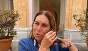 Iran: donne Comune Catanzaro si tagliano una ciocca capelli