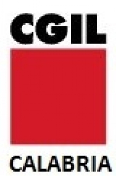 Corridoi umanitari e accoglienza nuovi business delle mafie: pi&ugrave; controlli sui luoghi di origine e l'Europa faccia la sua parte.