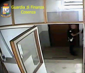 Assenteismo: sospeso per 3 mesi funzionario Polizia locale a Rossano