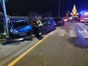 Scontro tra tre auto a Catanzaro, due feriti