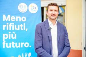 Mense scolastiche pi&ugrave; sostenibili, consegnate lavastoviglie ad alta efficienza e kit riutilizzabili