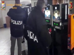 Sequestro slot illegali in tutta l'Italia