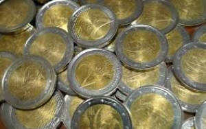 Shopping con monete false, arrestata 27enne nel cosentino