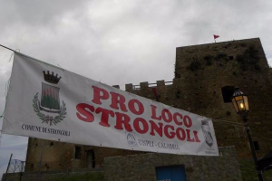 La Pro Loco di Strongoli premia Francesco Maria Gallo per essersi distinto in ambito nazionale nel campo della cultura musicale