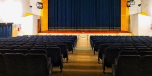 Gli Appiccicaticci e ''De niu sci&ograve;''. Al Teatro Comunale di Catanzaro uno spettacolo unico