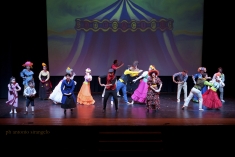 Lunghi applausi per il debutto, ieri sera, della XII produzione teatrale