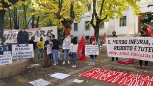 Protesta del mondo dello spettacolo a Cosenza
