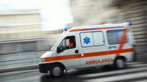 Auto sbanda in curva sulla provinciale tra Sersale e Cropani, due morti