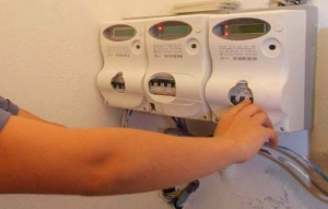 Furto di energia: denunciati un pensionato e una commerciante