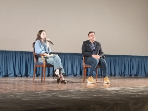 La regista Carolina Pavone incanta il pubblico del Teatro Comunale di Catanzaro con il suo film ''Quasi a casa''