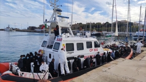 Giunti a Crotone altri 77 migranti