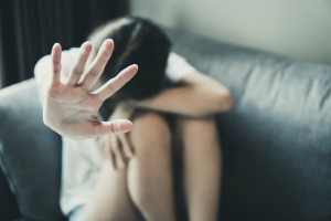 Picchiava e violentava la moglie, un arresto a Catanzaro