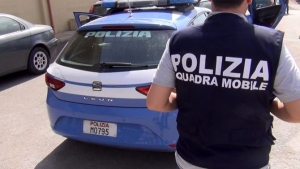 Poliziotto arrestato per arma da guerra a Cosenza