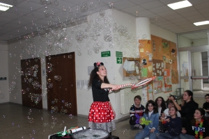 Il Carnevale offerto da ''Universo Minori'' all'Istituto Comprensivo ''Catanzaro Est''