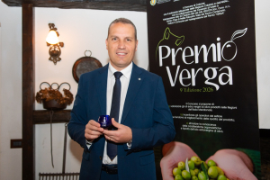 Premio Verga 2026: il Sindaco Ammirati rilancia la sfida del turismo esperienziale. ''Cooperazione e identit&agrave; per una Calabria che vince''