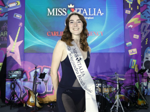 Miss Italia Calabria ha incoronato Miss Soqquadro Beach Music 2026