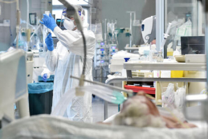 Covid, nelle ultime 24 ore due decessi e casi in lieve aumento