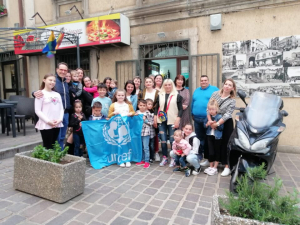 Momento di convivialit&agrave; per 35 profughi ucraini offerto da un ristoratore catanzarese
