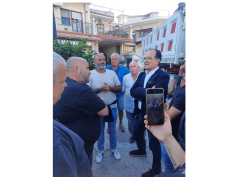 Bruno (Tridico presidente) incontra agricoltori e autotrasportatori a Davoli: ''Porter&ograve; il loro grido di dolore in Consiglio regionale''