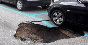 Si apre una voragine su strada a Catanzaro