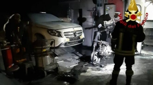 Incendio in un&rsquo;autocarrozzeria di Gagliano