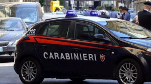 In giro con l&rsquo;auto invece di scontare i domiciliari: arrestato 32enne