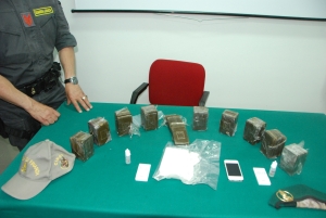 Su 106 trasportando hashish: un arresto a Crotone