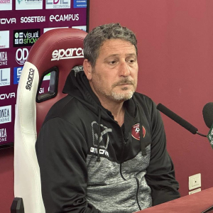 Delusione Reggina, aggancio in vetta fallito
