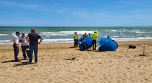 Roccella Jonica, malore fatale in spiaggia