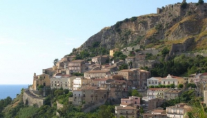 Sabato 22 ad Amantea la personale di Tiziano Grillo nella nuova sede dell'associazione RiScatto