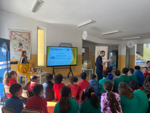 A Lamezia Terme ''L'ape va a scuola'': 355 alunni dell'Istituto comprensivo ''Gatti Manzoni Augruso'' alla scoperta della biodiversit&agrave; e dei mieli di Calabria