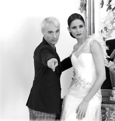 Il castello svevo di Cosenza si colora di Alta Moda