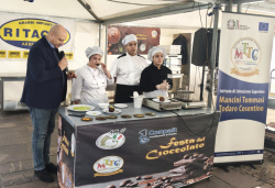 Il talento dei giovani studenti del'IIS Mancini Tommasi Todaro Cosentino conquista la Festa del Cioccolato di Cosenza