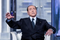 Migranti: Berlusconi, governo cedevole