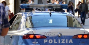 Lite in famiglia: giovane minaccia di gettarsi dal balcone