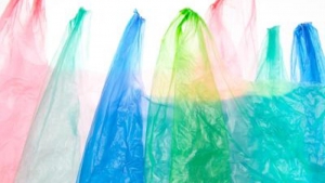Controllo su buste di plastica illegali a Catanzaro