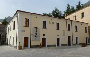 Il Consiglio istituzionalizza la ''Festa della bandiera'' e la ''Rassegna del Folklore Internazionale''