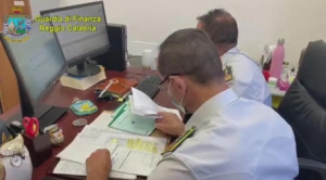 Intascavano buoni Covid, scoperti 13 furbetti