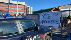 Studenti occupano liceo, anni di molestie e discriminazioni