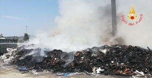 Incendio a Catanzaro, disagi per la Cittadella