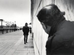 Stalking e rapina nei confronti dell'ex, arrestato