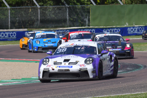 Iaquinta e i 40 sorpassi, ma che sfortuna a Imola in Carrera Cup Italia