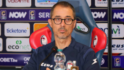 Crotone, caduta rumorosa ma non rovinosa