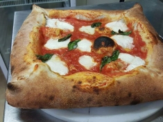 La pizza napoletana &egrave; un vero e proprio patrimonio mondiale di gusto e bont&agrave;