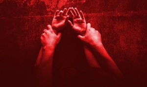 Violenta la compagna e la minaccia morte, notificato un uomo di 29 anni