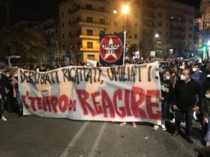 Dpcm: manifestazione a Cosenza