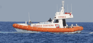 Avaria al timone, velisti tedeschi in difficolt&agrave; nel reggino. Soccorsi dalla Guardia Costiera