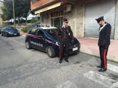 Atto intimidatorio nei confronti di un carabiniere nel vibonese, bruciano l'auto